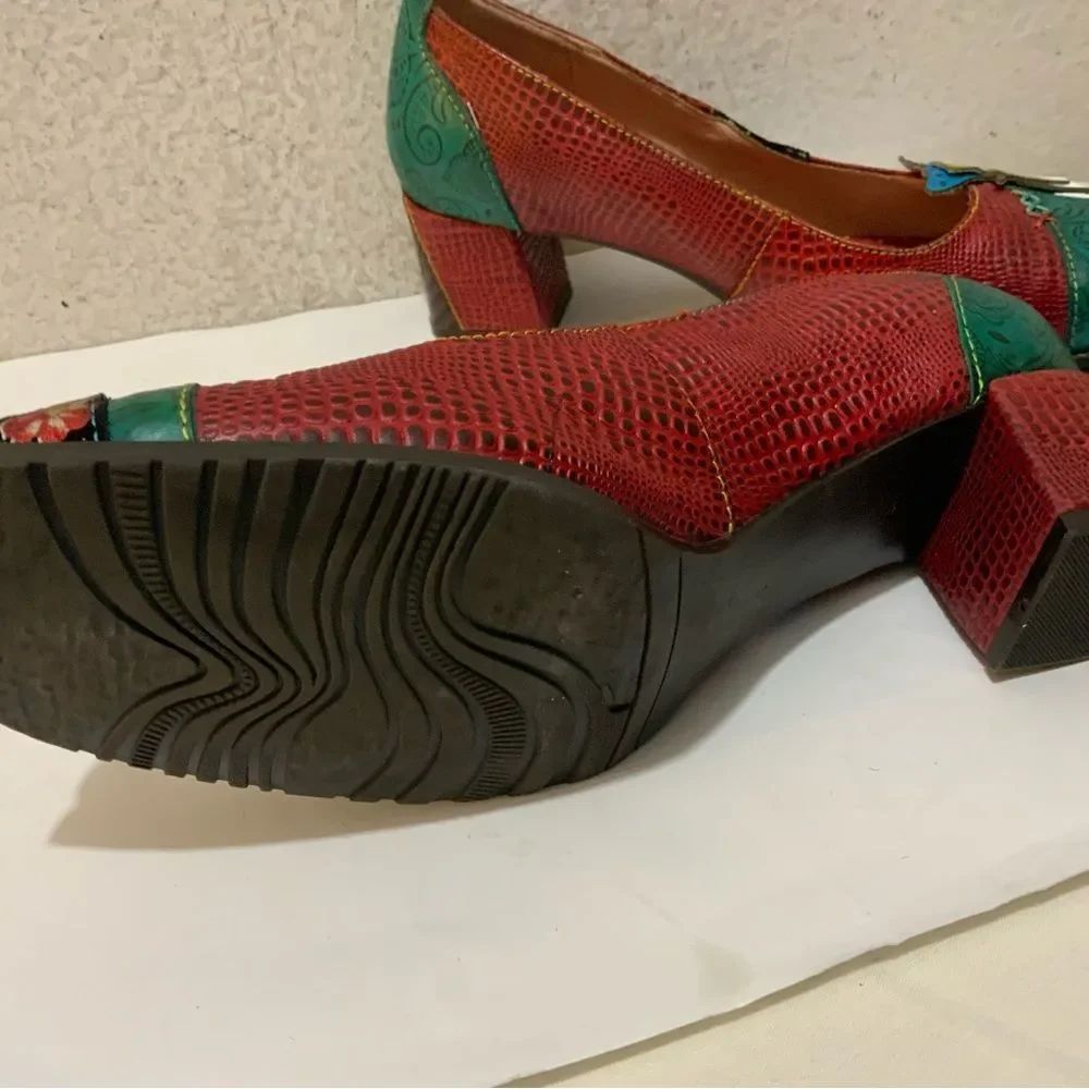 Obiono Womens Sz 10/41 Unique Handpainted Leather Square Heel Butterfly Shoes — image 8 of 8
